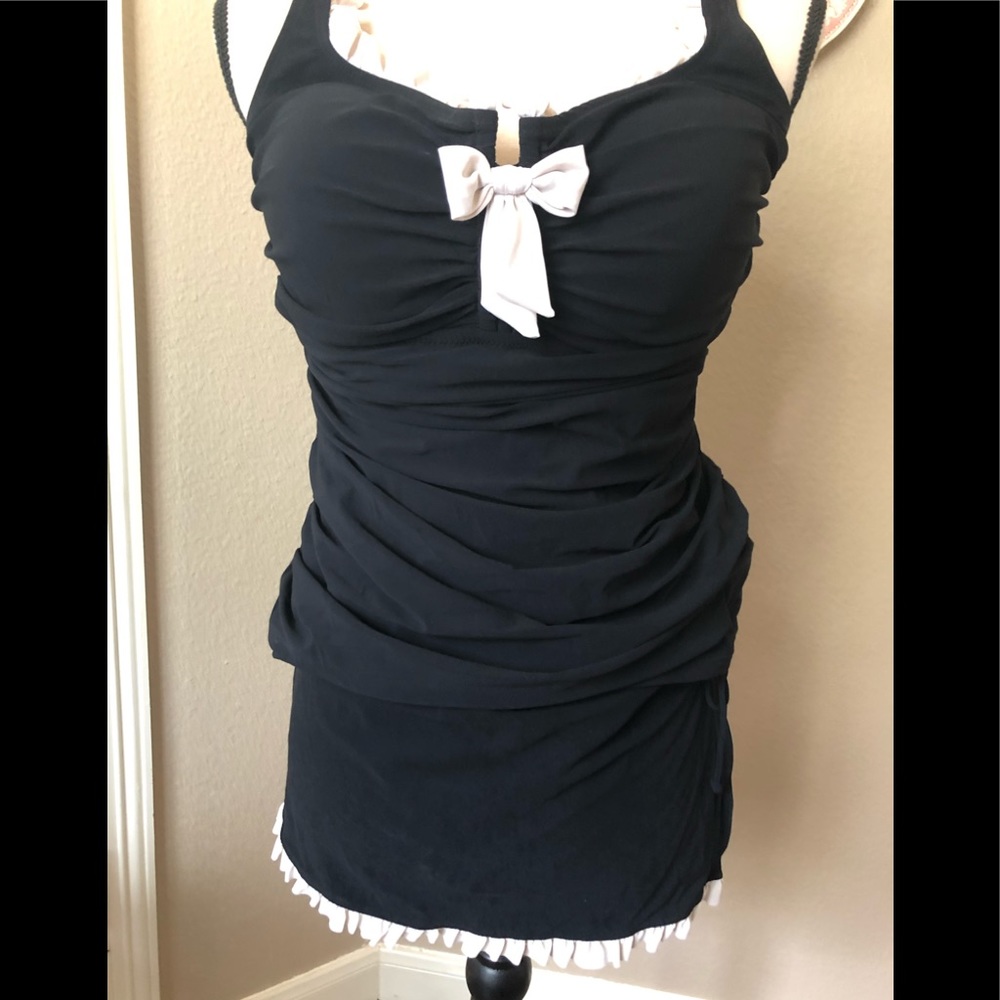 Tankini set w/ skirt black and slimming